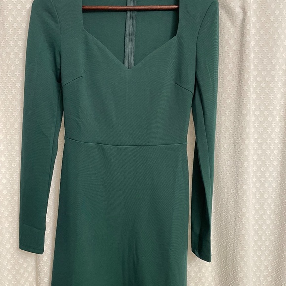 MOVING-SALE Desires of the Heart Emerald Green Long Sleeve Skater Dress - Picture 8 of 9